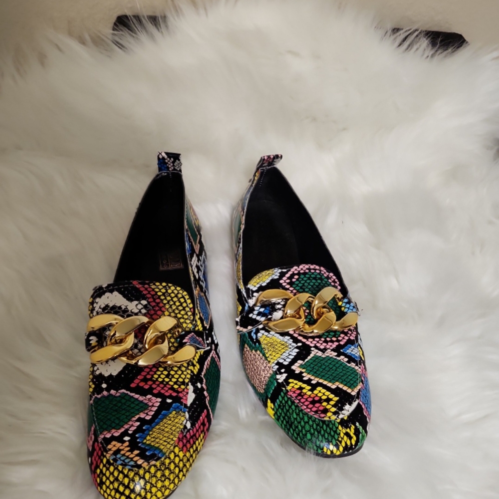 Black and Gold Artistic Flats with Pointed Toe